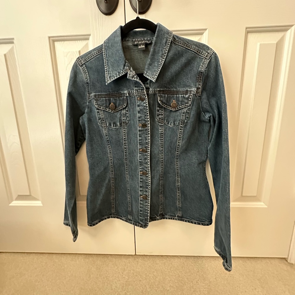 Harold’s Sophisticated, Tailored Denim Jacket.
Size M
Excellent Condition